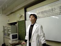 坪内先生。